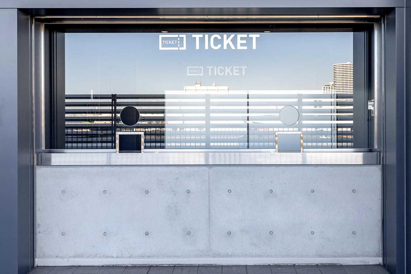 チケット売場 / Ticket Counter